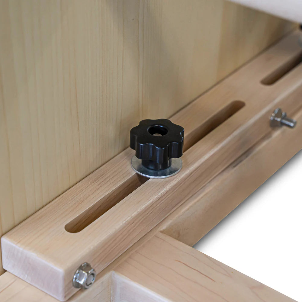 Close up of black adjustment knob on the Reeplex Ladder Barrel.